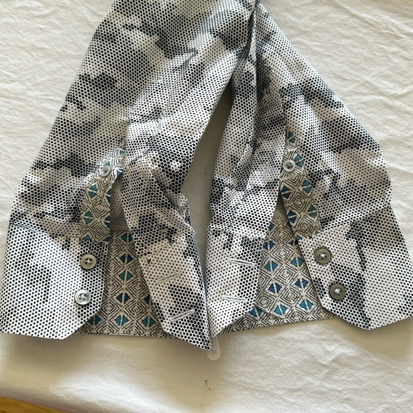 New Robert Graham Camo Button Down Long Sleeve Shirt, XL - Picture 3 of 6